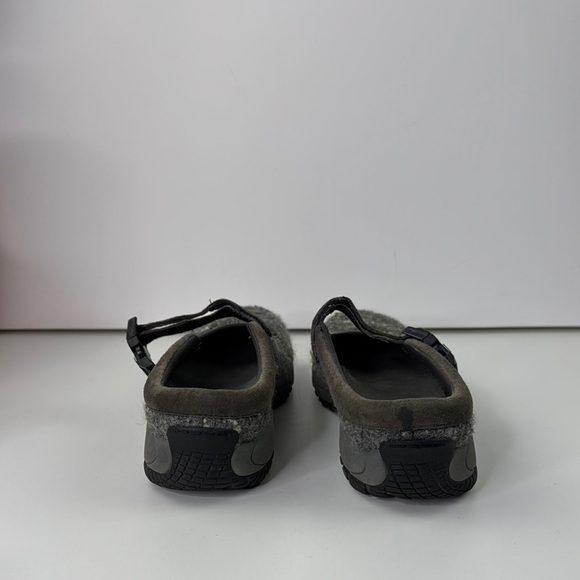 Merrell Grey and Black Women's Slip-on Mary Jane Shoes - Picture 6 of 12